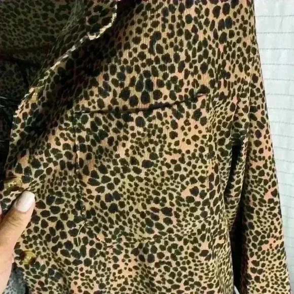 Day trip oversized leopard print button up - Picture 5 of 5